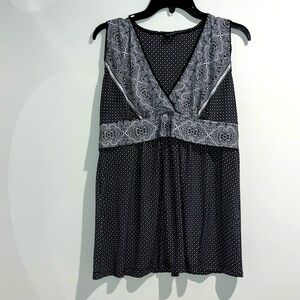 Olian black white floral paisley top. Size medium.